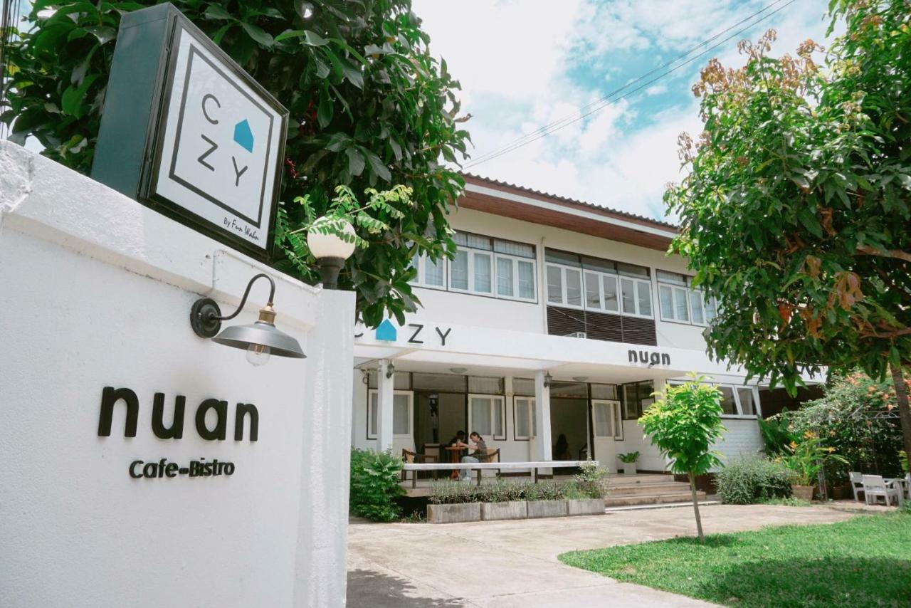 Cozy By Funwahn Acomodação com café da manhã Chiang Mai Exterior foto